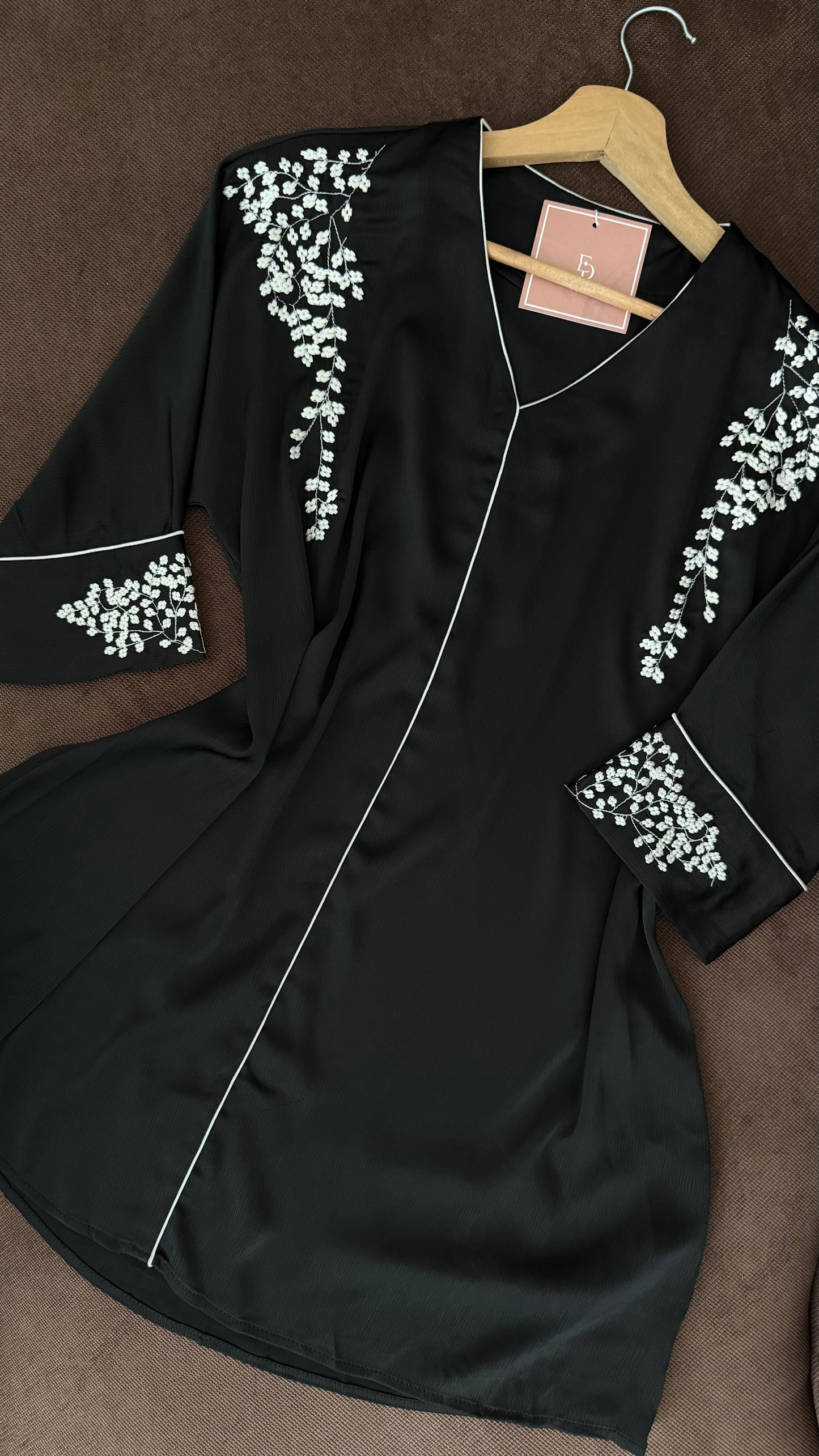 Matchy W Oummi Abaya Enfants Satinee A Fleurs I Noir