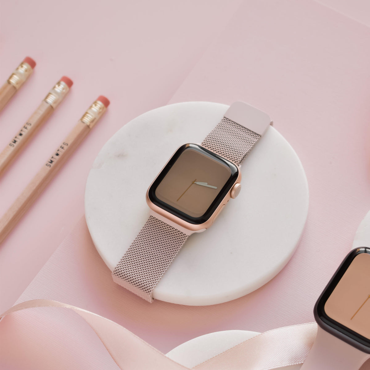 Magnetic Chain Apple Watch Strap - Powder Pink