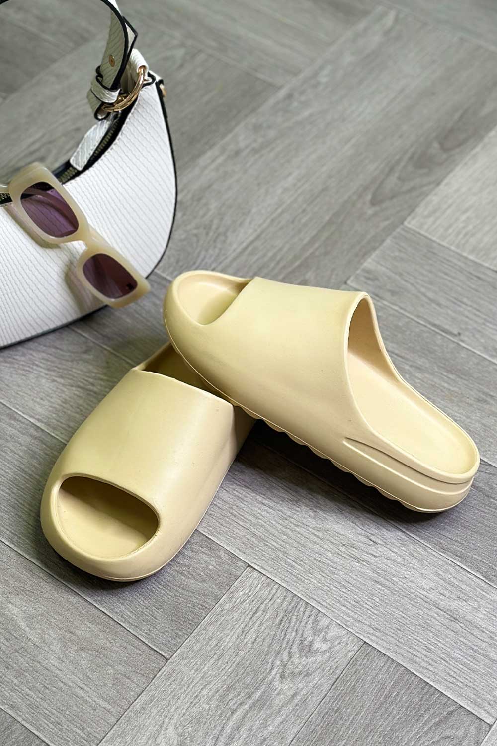 Chunky Sliders Ribbed Rubber Sole Beige